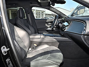 Mercedes-Benz E 200 T AMG Line 3 navigation