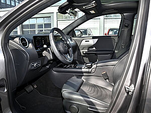 Mercedes-Benz GLA 250 e Style 10 navigation