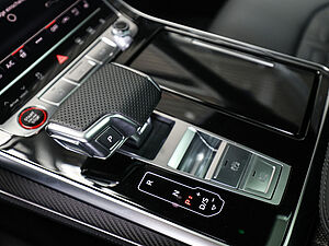 Audi RS Q8 SUV performance 16 navigation