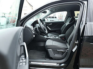 Audi Q2 35 TFSI S Line Black 9 navigation