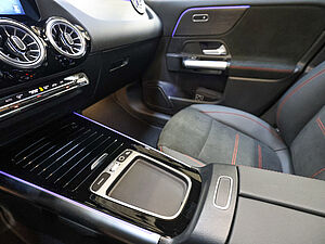Mercedes-Benz GLA 180 AMG Sport Advanced Plus 16 navigation
