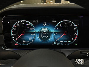 Mercedes-Benz E 200 Cabrio AMG Line 16 navigation
