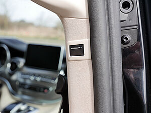Mercedes-Benz V 300 d 4M Exclusive Edition Lang AMG 15 navigation