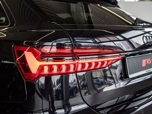 Audi RS6 Avant 4.0 TFSI quattro AHK PANO B+O HUD 27 navigation