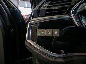 Audi Q3 S line 35 TFSI 19 navigation