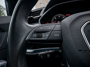 Audi Q3 S line 35 TDI quattro S tronic 17 navigation