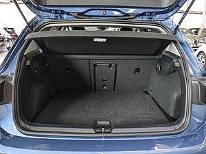 Volkswagen Golf VIII Goal 2,0 l TDI DSG 34 navigation