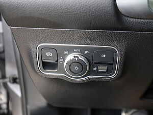 Mercedes-Benz GLB 250 4M AMG Sport Advanced Plus 30 navigation