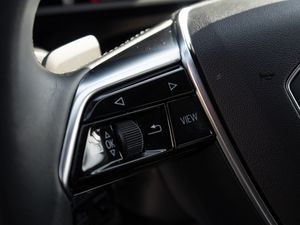 Audi e-tron advanced 55 quattro 25 navigation
