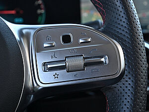 Mercedes-Benz GLA 250 e AMG Line 18 navigation