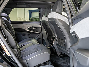 Peugeot 5008 GT HYBRID 145 e-DSC6 4 navigation