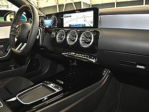 Mercedes-Benz CLA 250 4M Coupé AMG Sport Advanced Plus 9 navigation