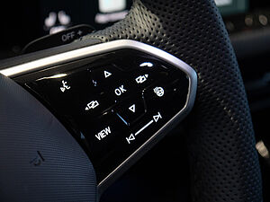 Volkswagen Golf VIII Variant R-Line 2.0 TDI DSG 28 navigation