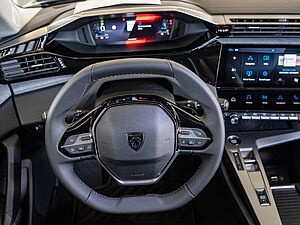 Peugeot 308 SW Allure BlueHDi 130 EAT8 8 navigation