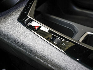 Peugeot 5008 Allure HYBRID 136 e-DSC6 17 navigation