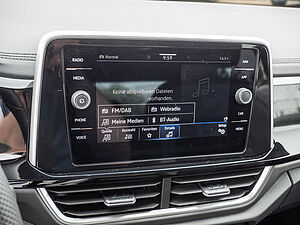Volkswagen T-Roc 2.0 l TDI LED LM17 CARPLAY PRIVACY 12 navigation