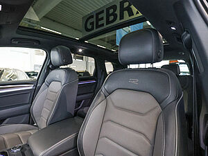 Volkswagen Touareg R-Line 3.0 TDI 4M 35 navigation