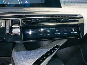 Peugeot 3008 GT HYBRID 136 e-DSC6 NEUES MODELL 11 navigation