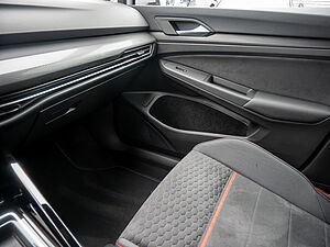 Volkswagen Golf VIII GTI Clubsport 2.0 TSI DSG 15 navigation
