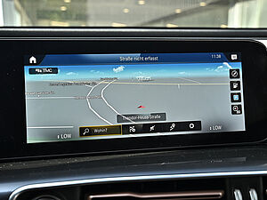 Mercedes-Benz EQC 400 4M 11 navigation