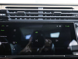 Peugeot 408 GT HYBRID 145 e-DSC6 10 navigation