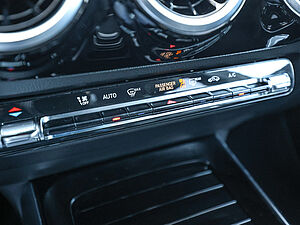 Mercedes-Benz GLA 180 Progressive Advanced 15 navigation