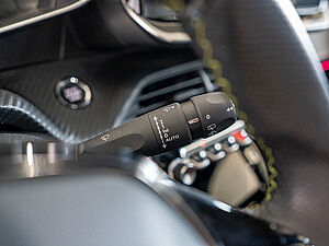 Peugeot 2008 2008e GT 17 navigation