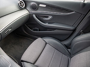 Mercedes-Benz E 300 e T AMG Line 14 navigation