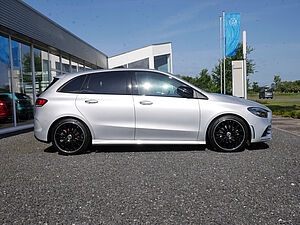 Mercedes-Benz B 200 AMG Line 5 navigation