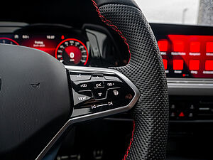 Volkswagen Golf VIII GTI Clubsport 2.0 TSI DSG 17 navigation