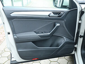 Volkswagen T-Roc 1.5 TSI Life 31 navigation