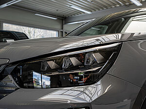 Peugeot 2008 GT HYBRID 145 e-DSC6 28 navigation
