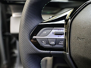 Peugeot 408 GT HYBRID 145 e-DSC6 27 navigation