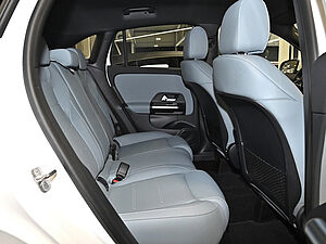 Mercedes-Benz GLA 180 Progressive 5 navigation