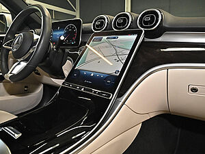 Mercedes-Benz C 200 AVANTGARDE 9 navigation