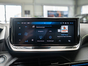 Peugeot 2008 GT HYBRID 145 e-DSC6 9 navigation
