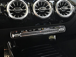 Mercedes-Benz CLA 250 SB 4M AMG Sport Premium 13 navigation