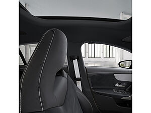 Mercedes-Benz CLA 180 Shooting Brake 14 navigation