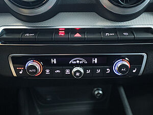 Audi Q2 35 TFSI S Line Black S Tronic 14 navigation