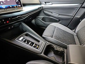 Volkswagen Golf VIII Variant GOAL2,0 l TDI DSG 17 navigation