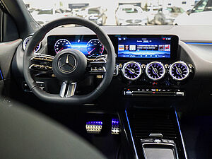 Mercedes-Benz GLA 180 AMG Sport Advanced Plus 8 navigation