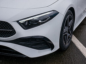Mercedes-Benz A 200 d AMG Line 29 navigation