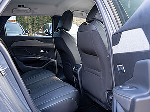 Peugeot 308 SW Allure HYBRID 145 e-DSC6 4 navigation