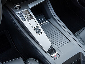 Peugeot 308 SW Allure HYBRID 145 e-DSC6 11 navigation