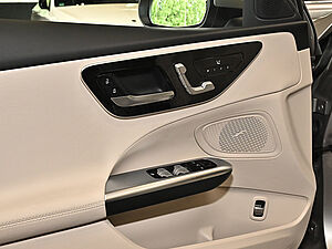 Mercedes-Benz C 200 AVANTGARDE 27 navigation