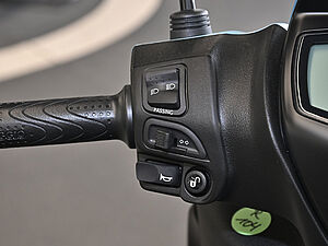 Piaggio Medley 125 Sport E5+ **0% Finanzierung bis zum 31.05.** 9 navigation