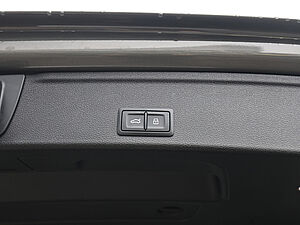 Audi A4 Avant S line 35 TFSI S tronic 33 navigation