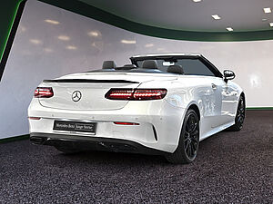 Mercedes-Benz E 300 d 4M Cabrio AMG Line 4 navigation