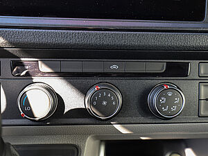 Volkswagen Crafter 50 Kasten HD 2.0l TDI AT 12 navigation