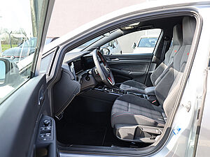 Volkswagen Golf VIII GTI DSG 11 navigation